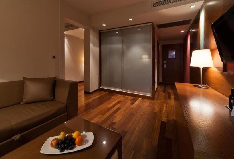 バルコニー付きジュニアスイート, Kaj