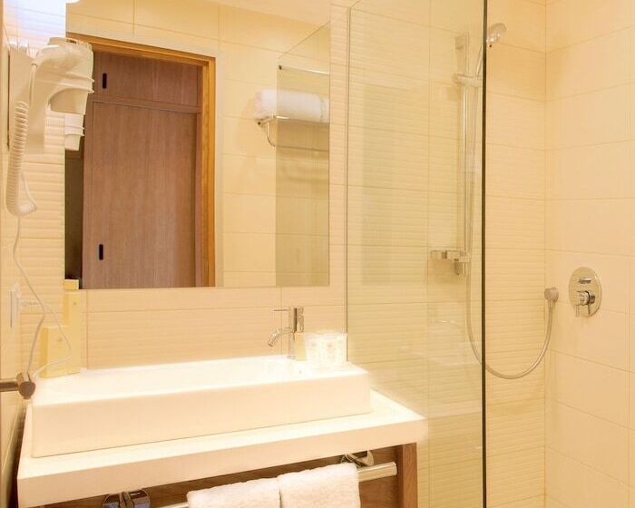 اتاق خانوادگی, Marco Polo Hotel Gudauri