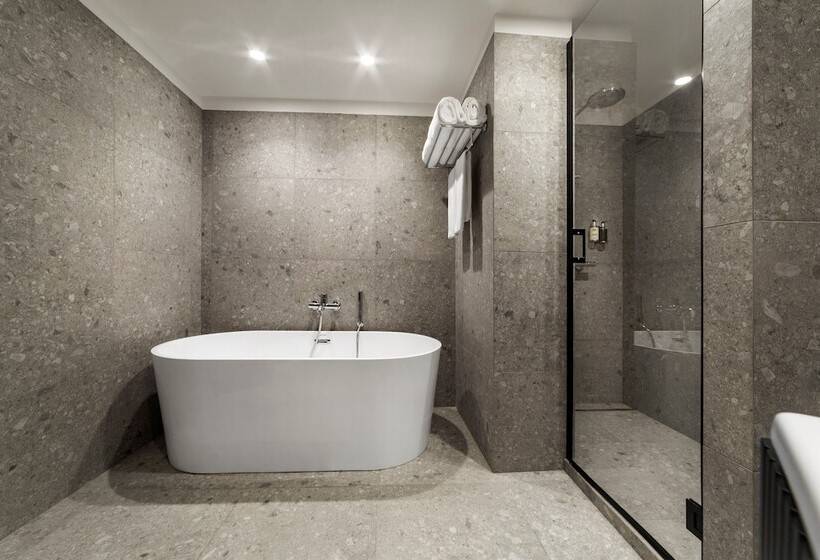 اتاق لوکس خانوادگی, Marco Polo Hotel Gudauri