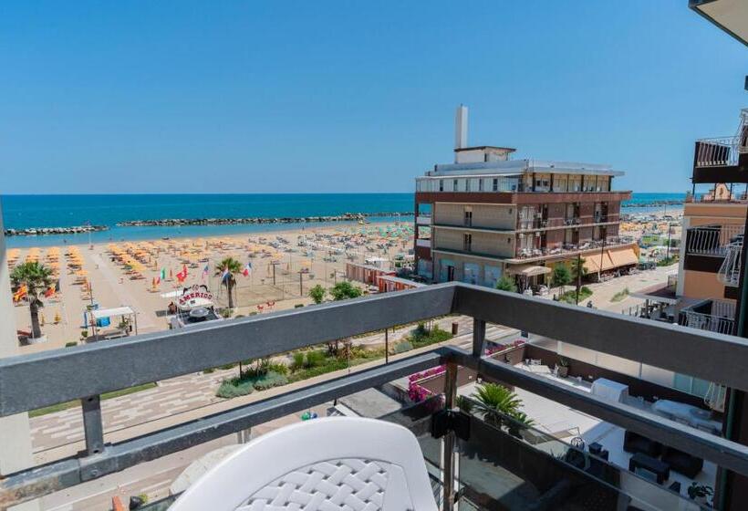 اتاق استاندارد با چشم‌انداز دریا, Milanese