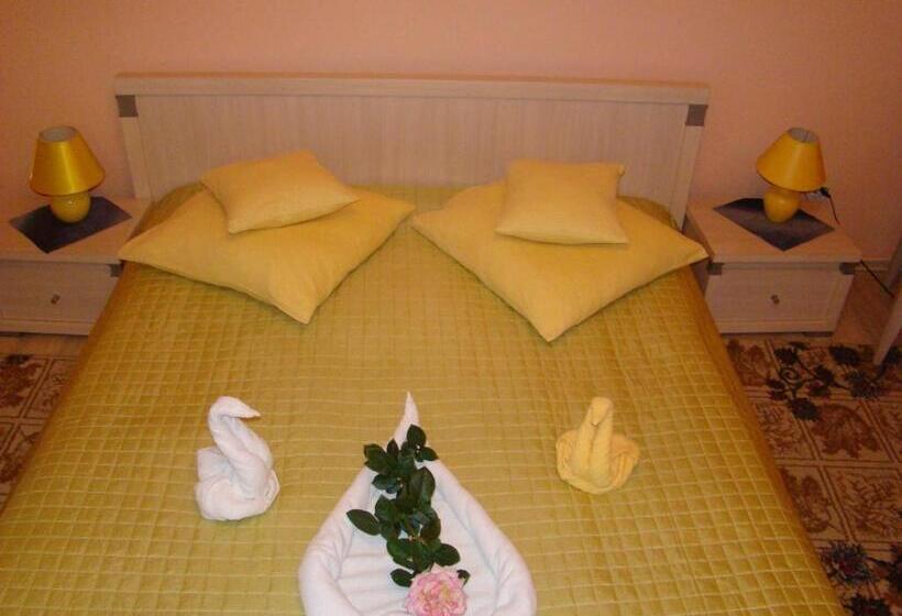 חדר סטנדרט לשלושה, Pensiunea Vlad