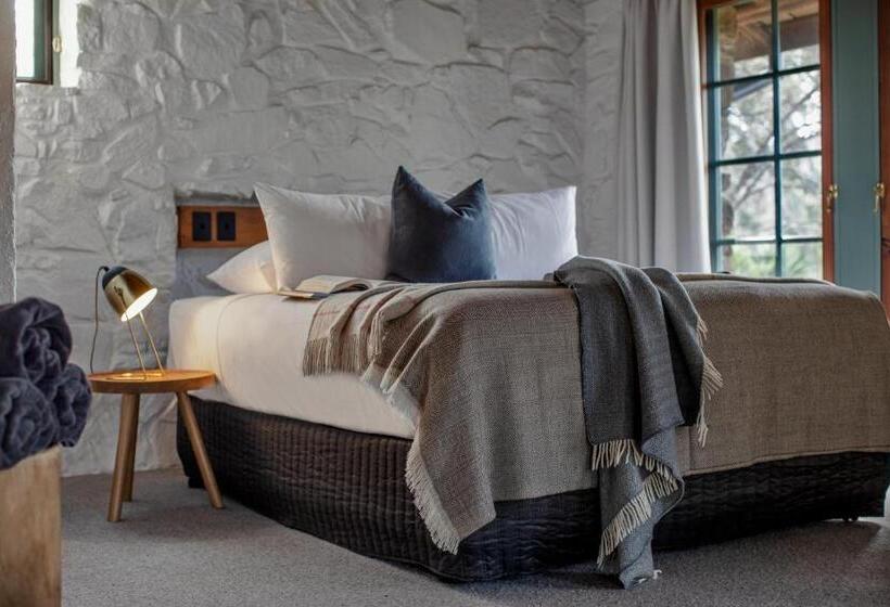 스탠다드 스튜디오, Piermont Retreat