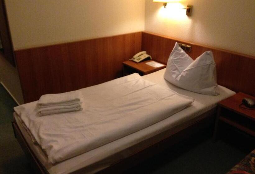 Номер Стандарт Индивидуальный, Zur Panke