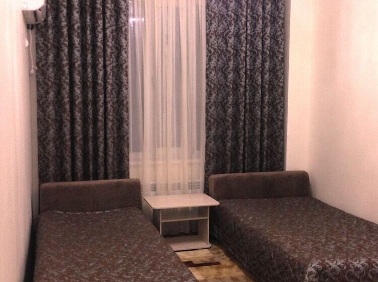 اتاق راحتی یک تخته, Rich