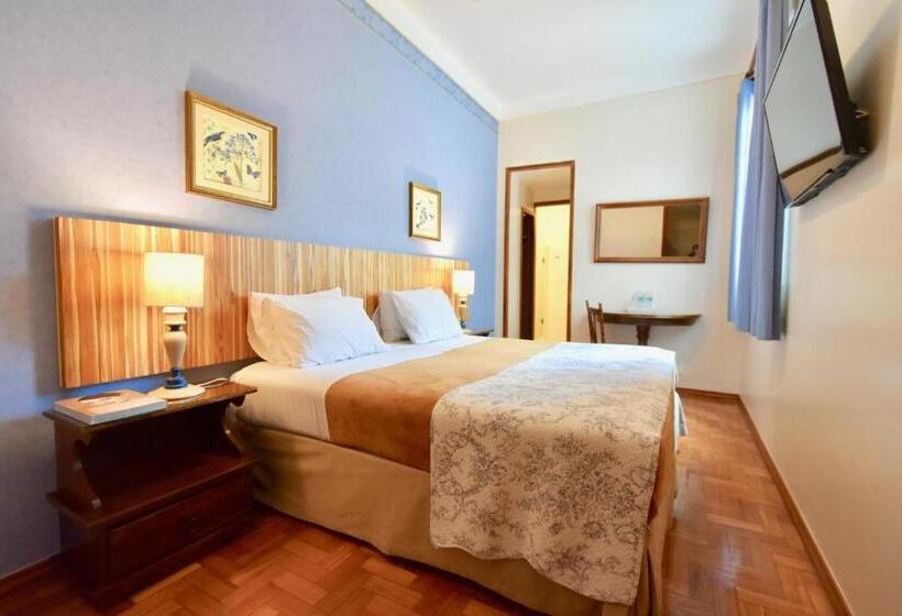 غرفة قياسية, York