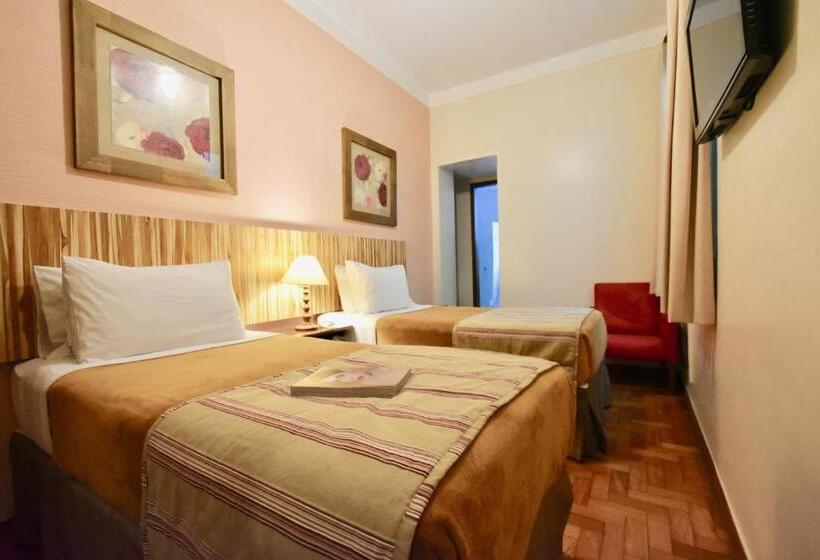 غرفة قياسية, York