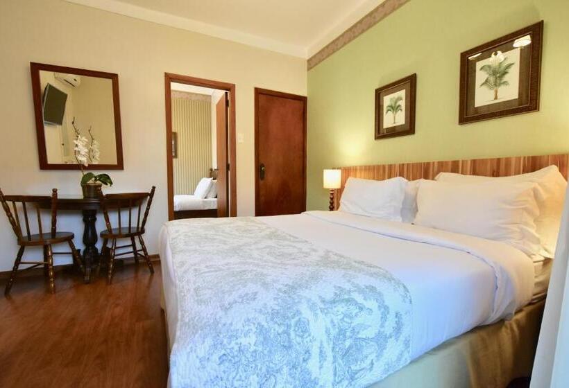 غرفة ديلوكس ثلاثية, York