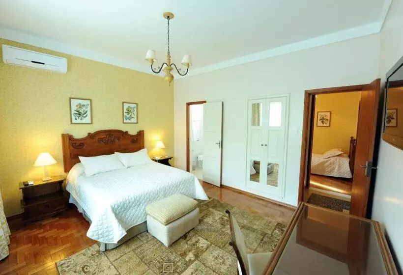 Deluxe Kolmen Hengen Huone, York