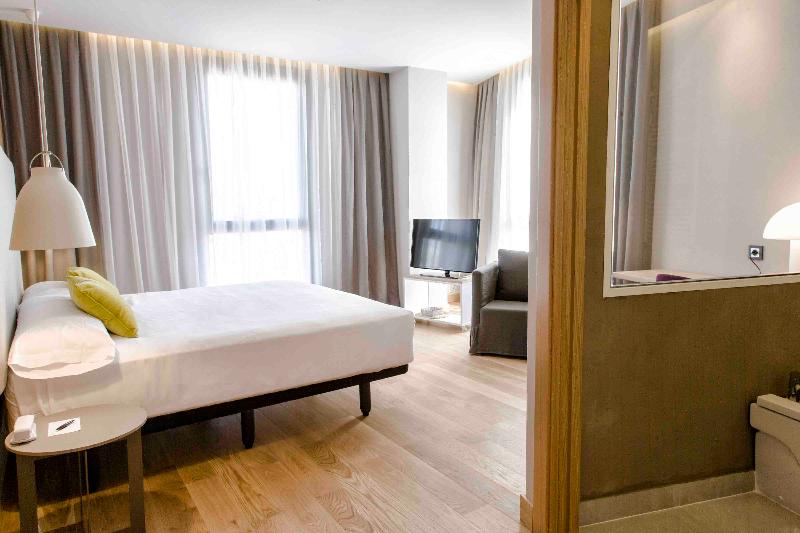 주니어 스위트, Zenit San Sebastian