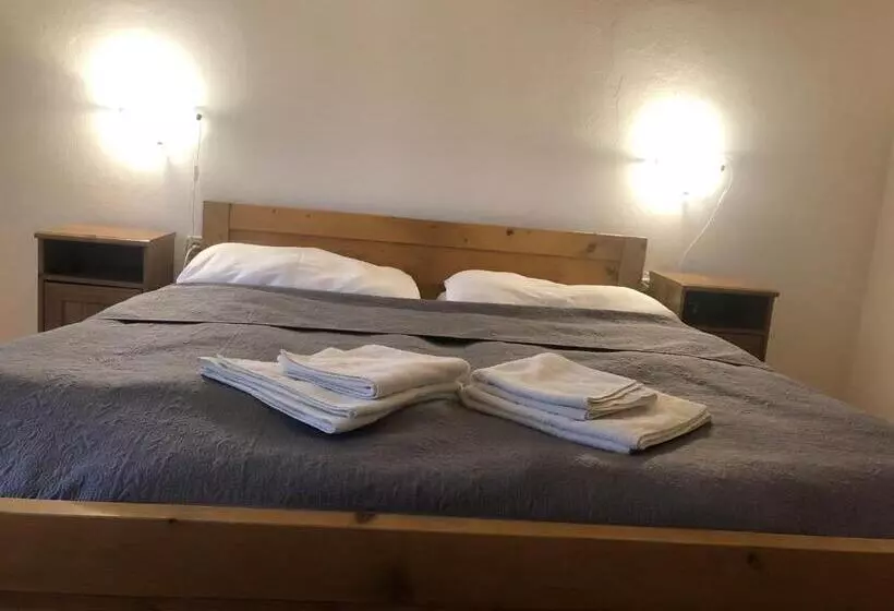 デラックスルーム, Slanický Dvor