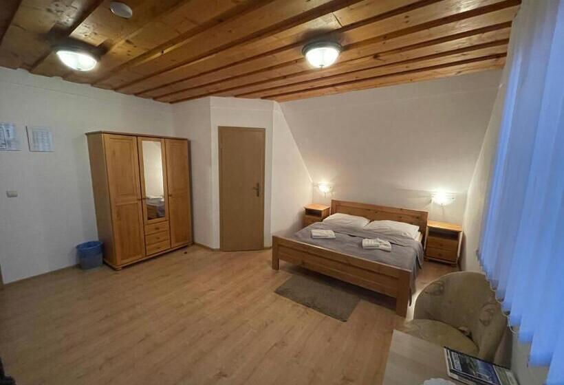 غرفة ديلوكس مزودة بشرفة, Slanický Dvor