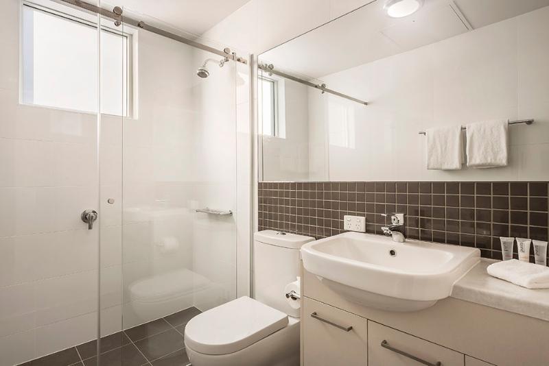 استودیوی استاندارد, Quest King William South