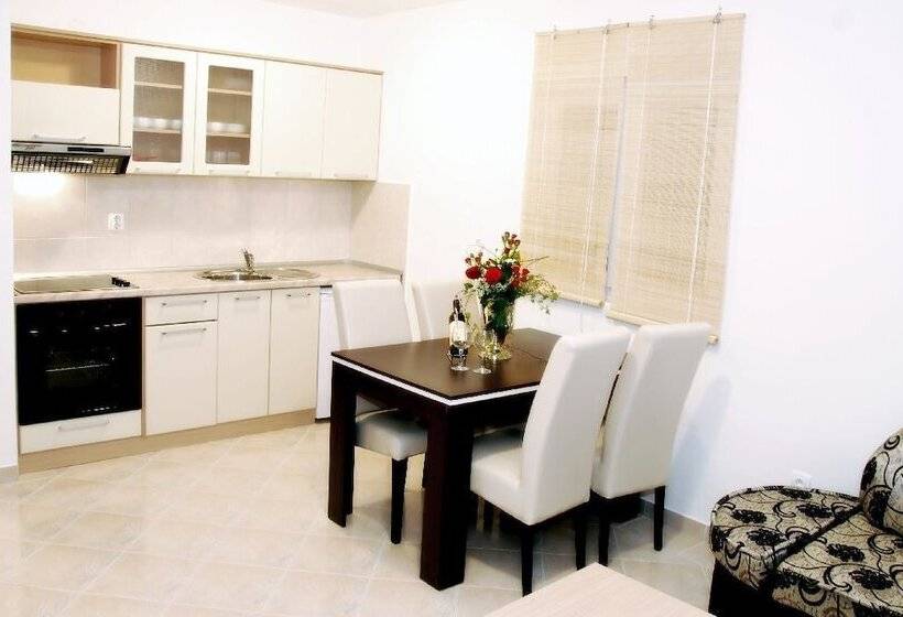 آپارتمان 1 خوابه, Sun Village Apartments
