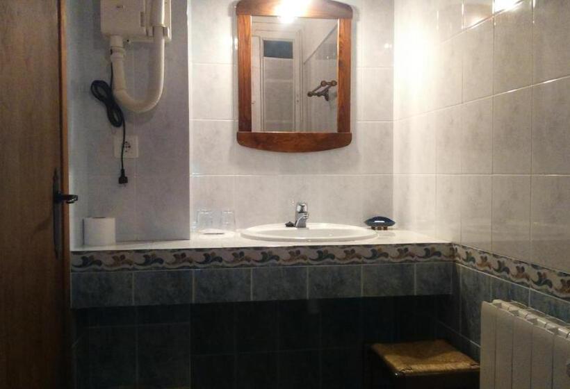 스탠다드 자쿠지 룸, Cal Pons