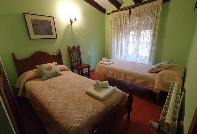 발코니가 있는 4인용 스탠다드 룸, Cal Pons