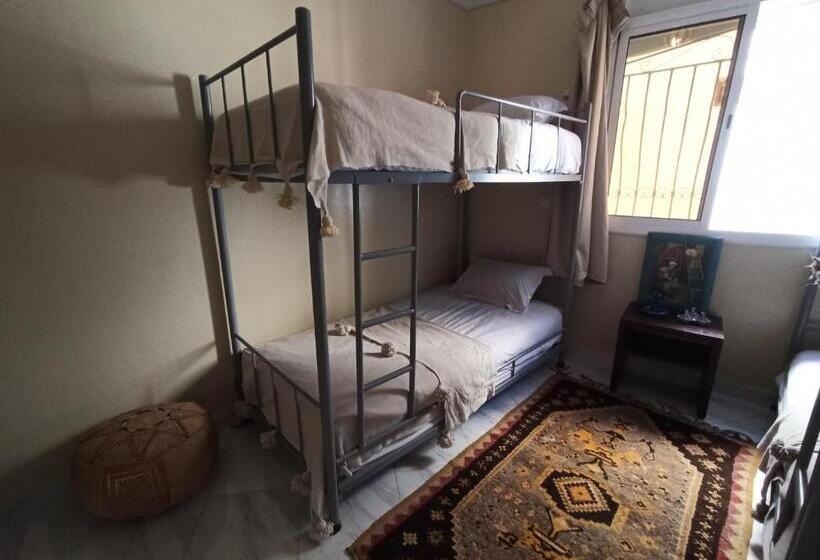 공동 객실, Happy Surf Hostel