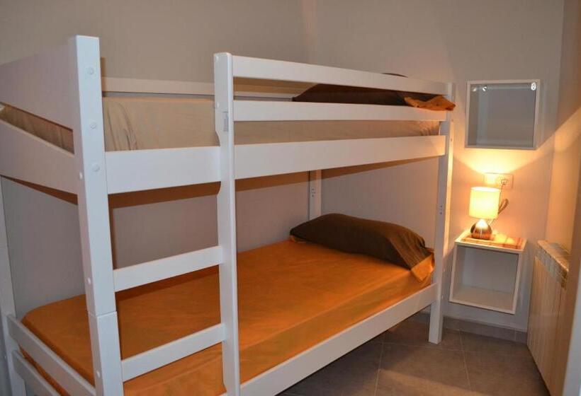 דירת שלושה חדרים, Cal Ribero