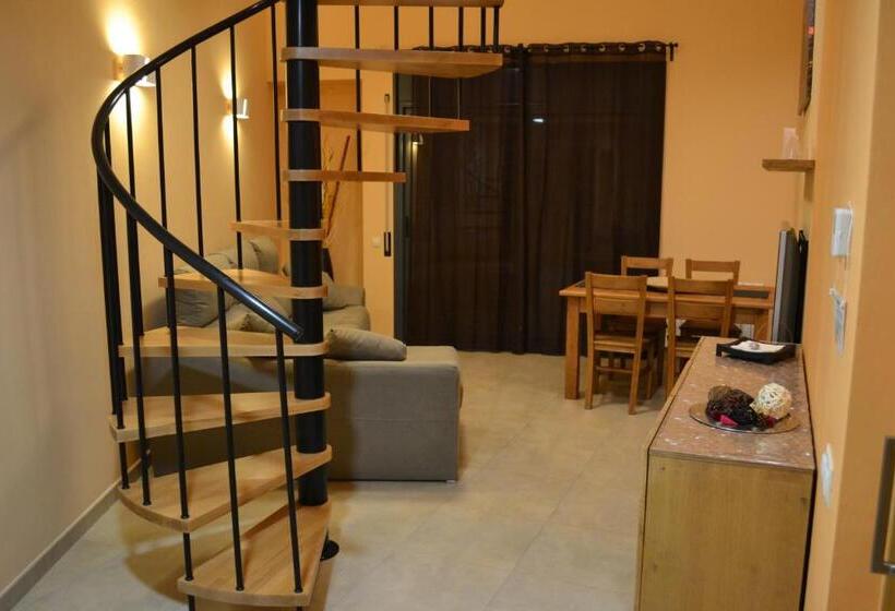 דירת שני חדרים, Cal Ribero