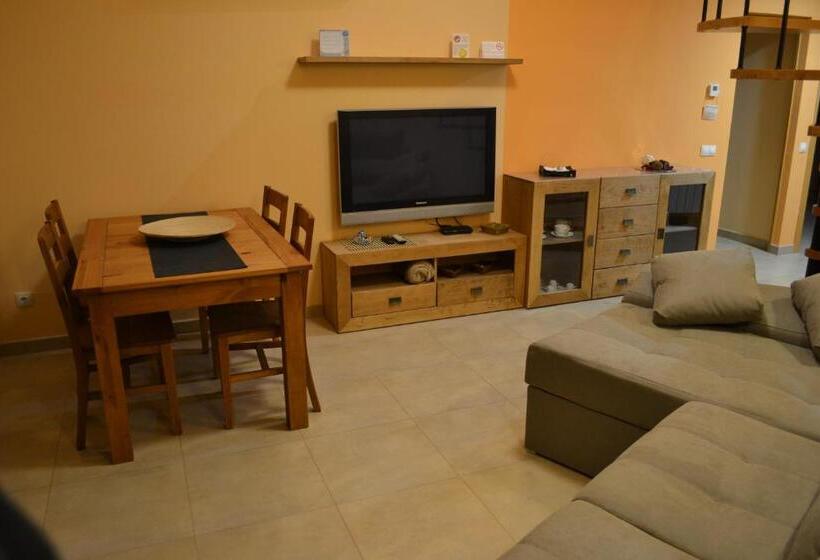 דירת שני חדרים, Cal Ribero