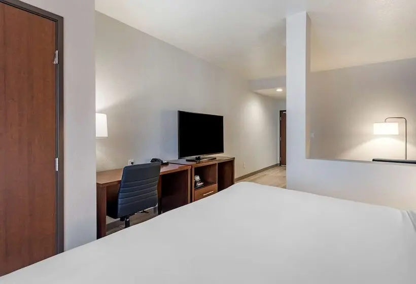 スイート, Comfort Inn & Suites Bennett