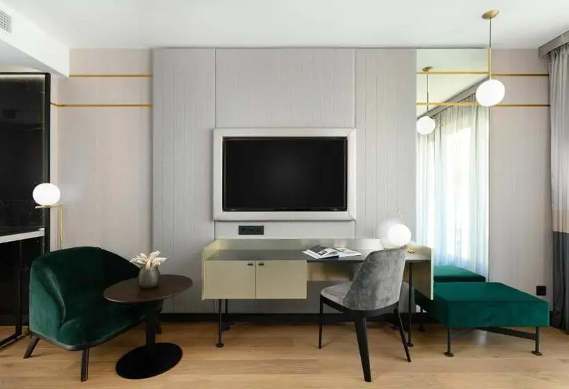 Suite Junior, Emerald