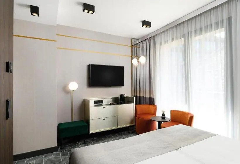 Quarto superior, Emerald