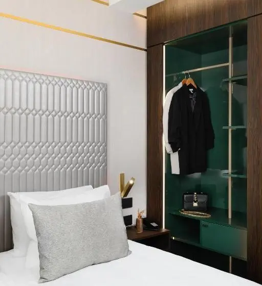 Quarto superior, Emerald