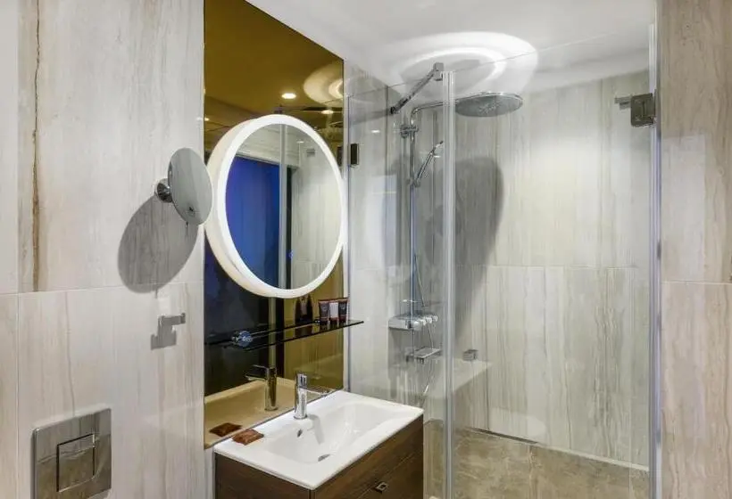 Quarto superior, Emerald