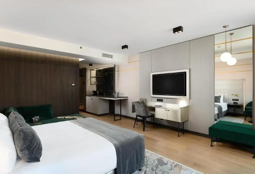 Suite Junior, Emerald