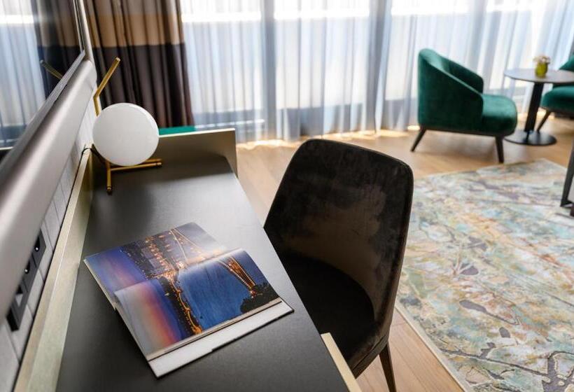 سوییت جونیور, Emerald