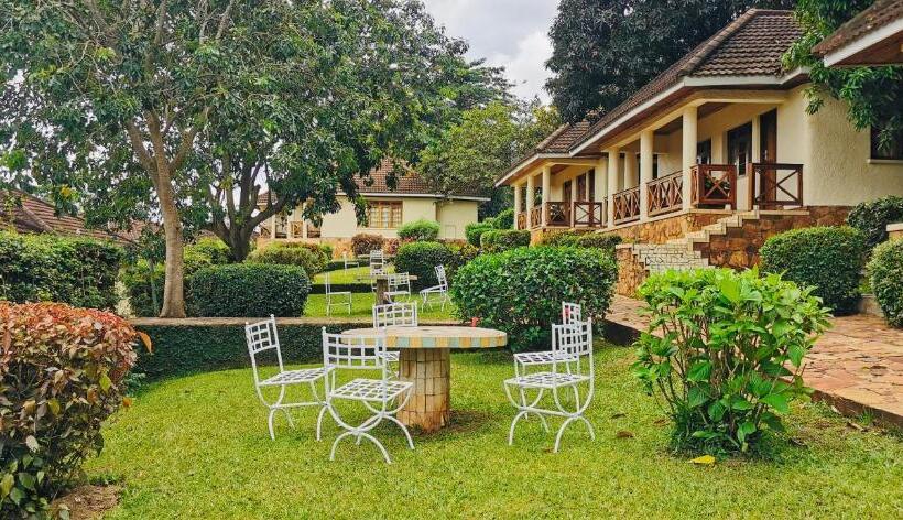 سوییت جونیور, Jinja Nile Resort