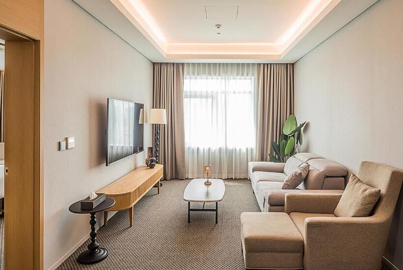 جناح جونيور, Aank Hotel Incheon Guwol