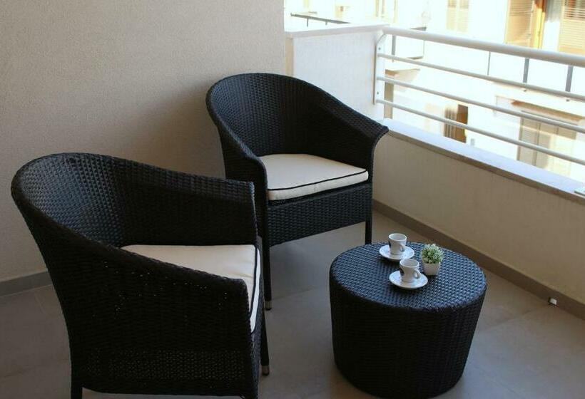 اتاق استاندارد با بالکن و چشم‌انداز دریا, Navicri B&b