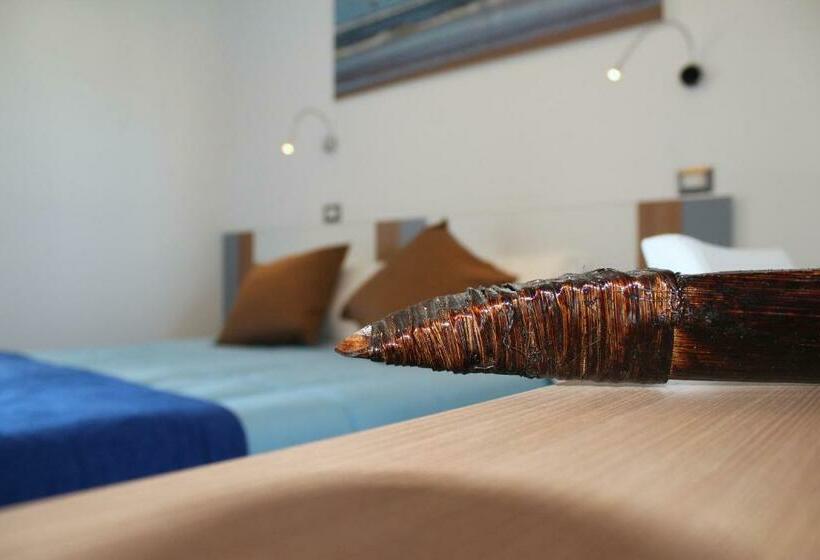 اتاق استاندارد با بالکن و چشم‌انداز دریا, Navicri B&b