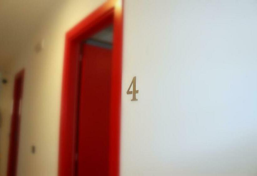 اتاق استاندارد با بالکن و چشم‌انداز دریا, Navicri B&b