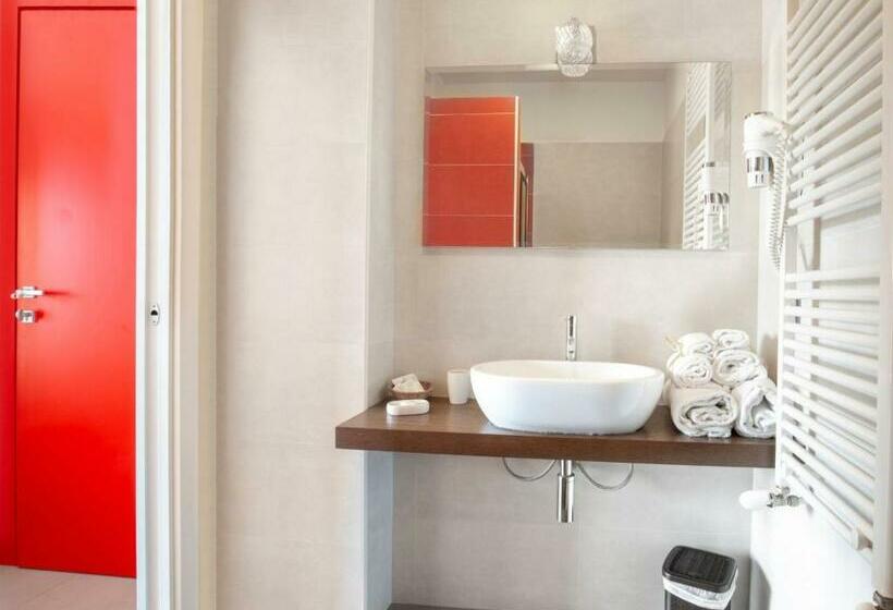 اتاق استاندارد با بالکن و چشم‌انداز دریا, Navicri B&b