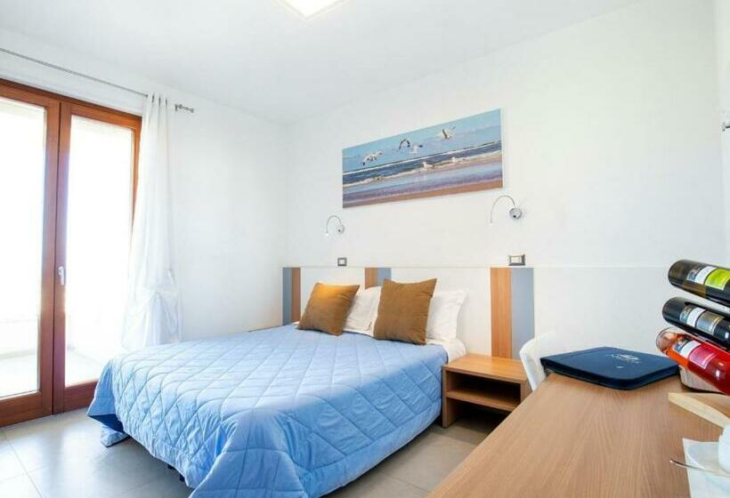 اتاق استاندارد با بالکن و چشم‌انداز دریا, Navicri B&b