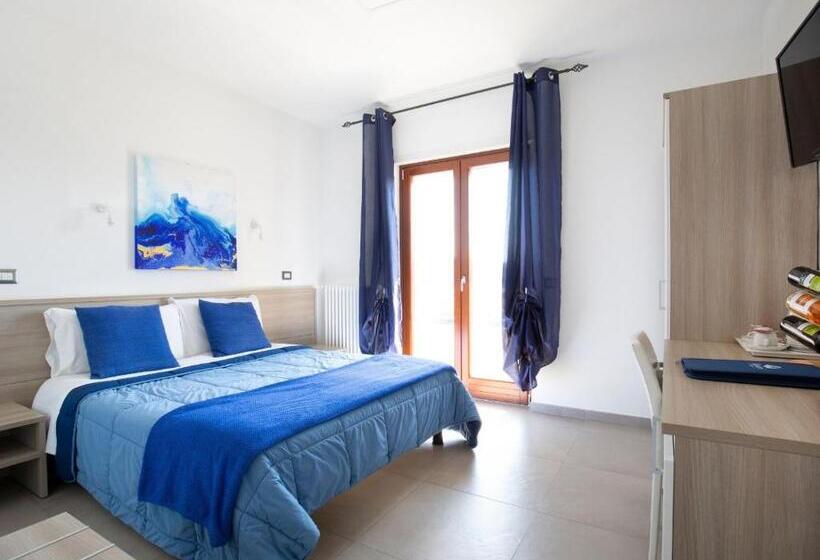 اتاق استاندارد با بالکن و چشم‌انداز دریا, Navicri B&b