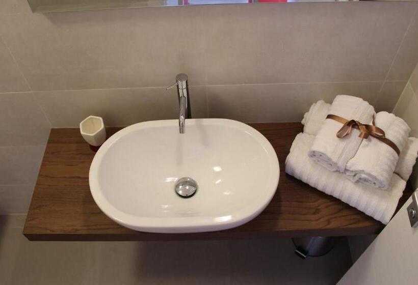 اتاق استاندارد با چشم‌انداز دریا, Navicri B&b