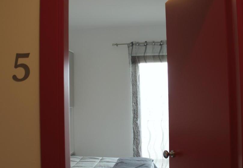 اتاق استاندارد با چشم‌انداز دریا, Navicri B&b