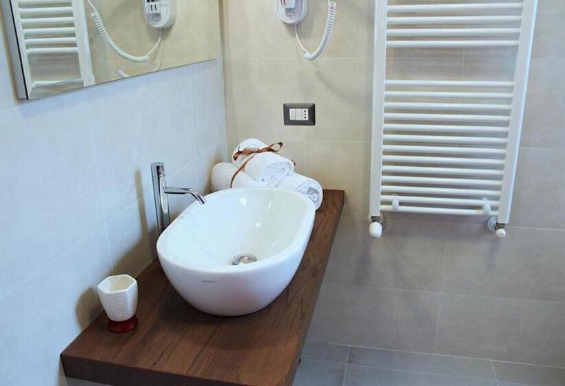 اتاق راحتی سه تخته, Navicri B&b