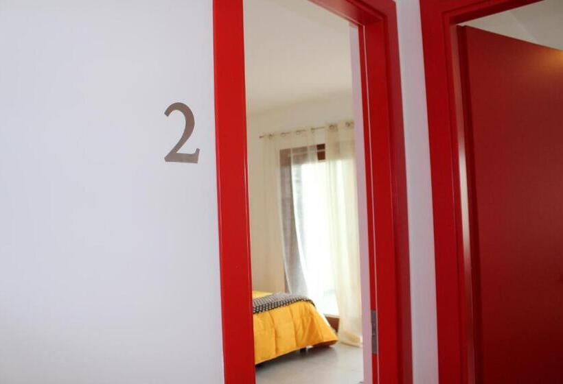 اتاق استاندارد سه تخته با بالکن, Navicri B&b