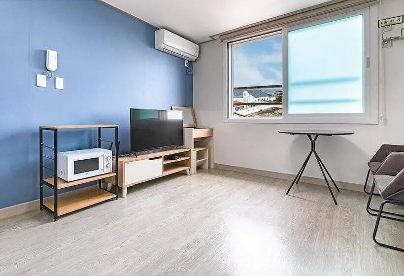 דירת חדר בסיסית, Jeju Stay Dalggum Pension