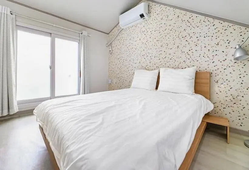 דירת חדר בסיסית, Jeju Stay Dalggum Pension