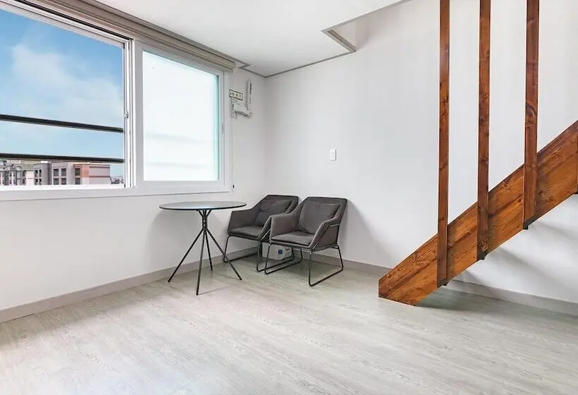 דירת חדר בסיסית, Jeju Stay Dalggum Pension