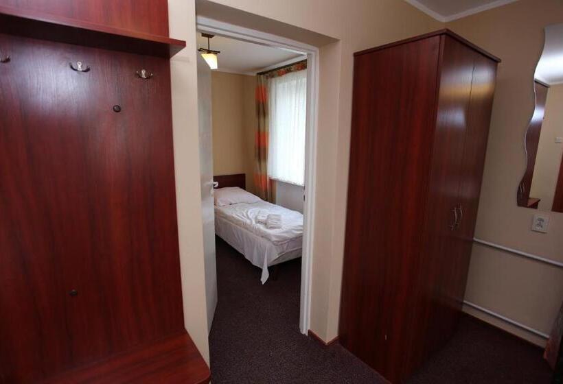 اتاق خانوادگی, Kakadu