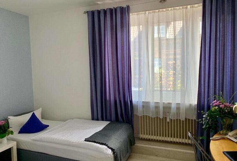 اتاق استاندارد یک نفره, Art Hotel Köln