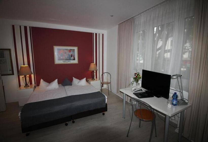 اتاق استاندارد سه نفره, Art Hotel Köln