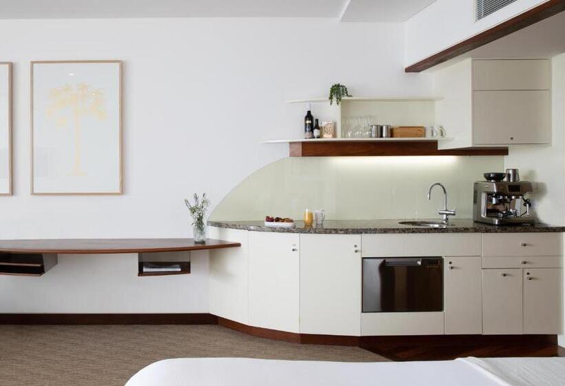 スタンダードスタジオ, Beach Suites