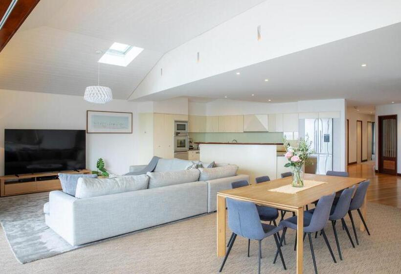 ペントハウス２ベッドルームアパート, Beach Suites